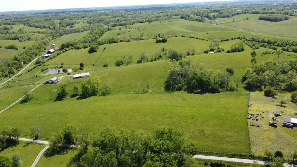 250 Rockridge Road Paris KY 40361