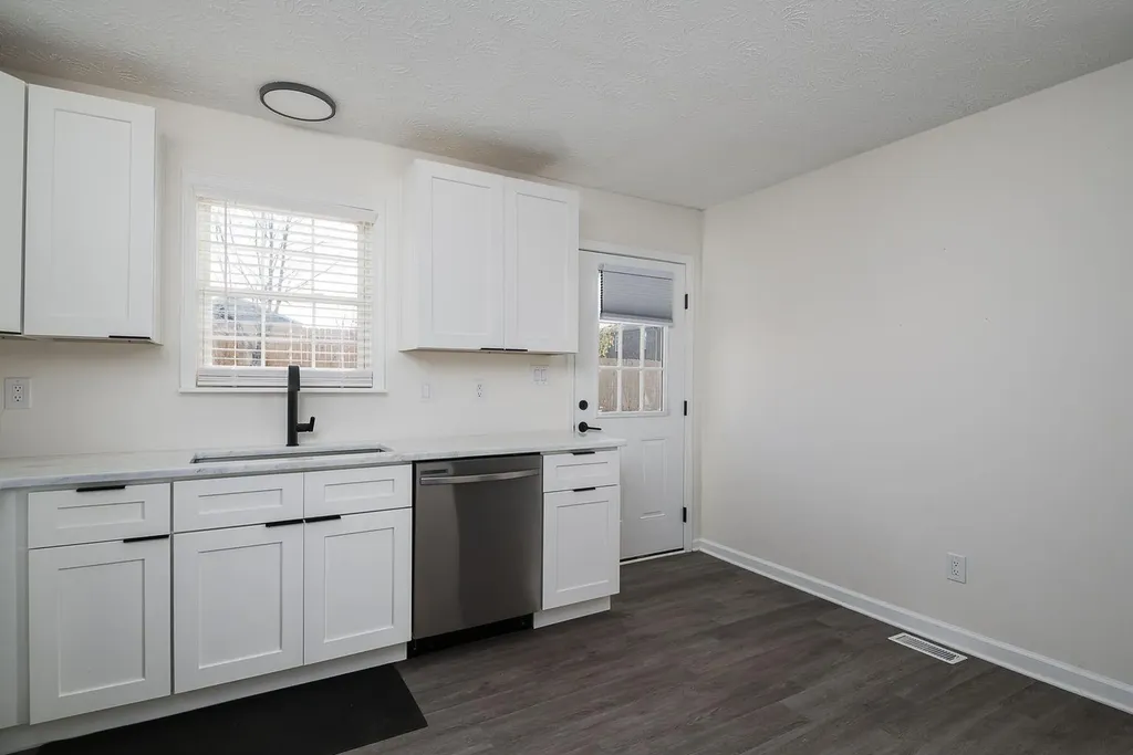 154 Garnet Drive Nicholasville KY 40356