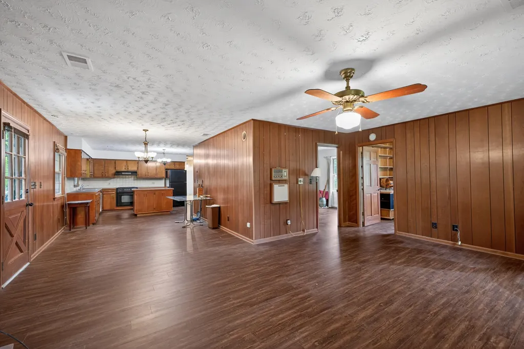 249 Eastland Acres Lancaster KY 40444