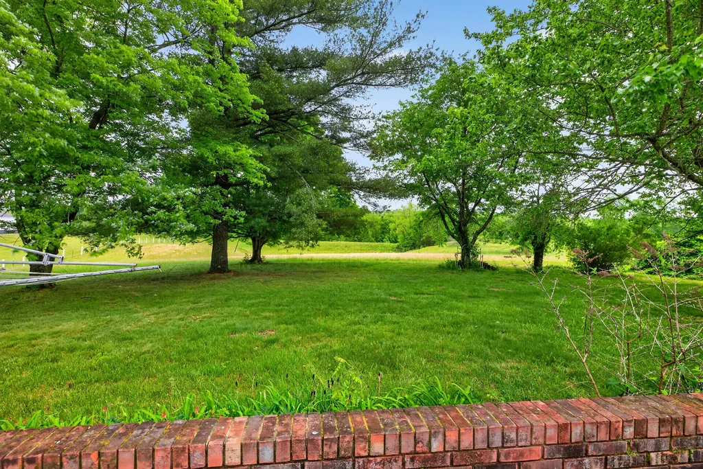 249 Eastland Acres Lancaster KY 40444
