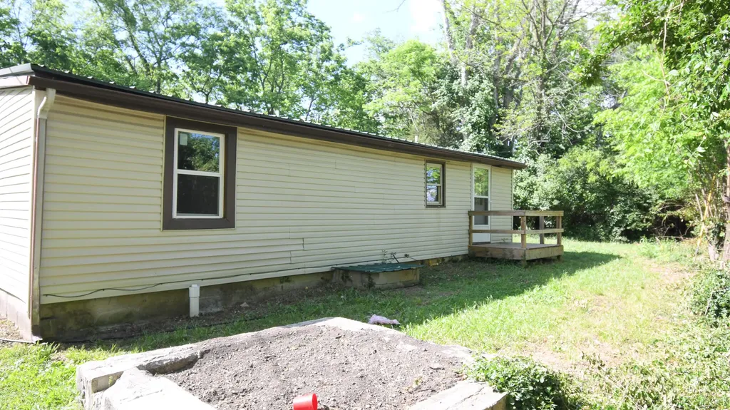 1093 Bonds Mill Road Lawrenceburg KY 40342
