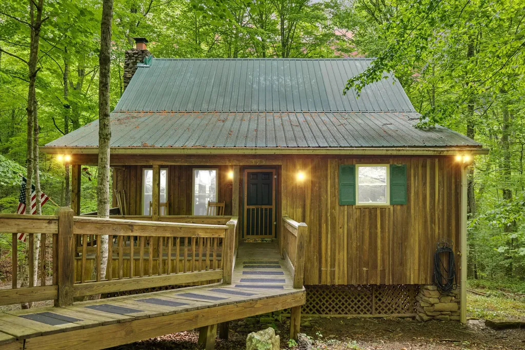 395 Stoneybrook Road Burnside KY 42519