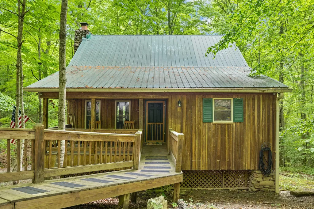 395 Stoneybrook Road Burnside KY 42519