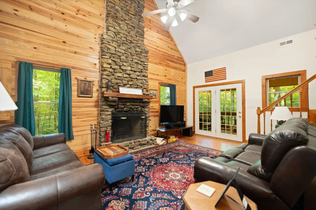 395 Stoneybrook Road Burnside KY 42519