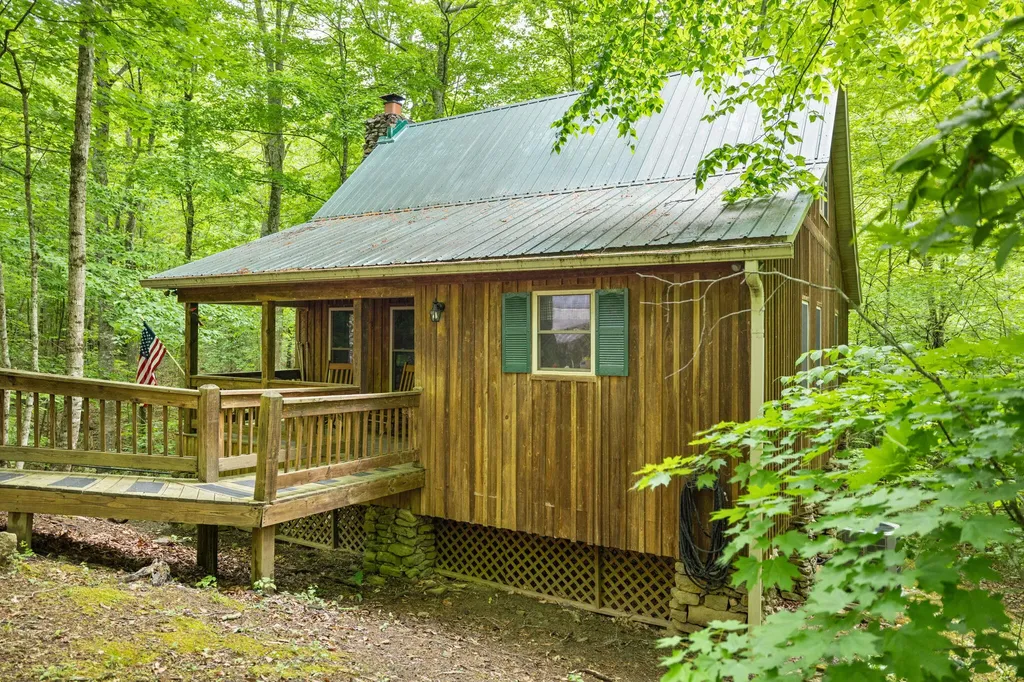 395 Stoneybrook Road Burnside KY 42519