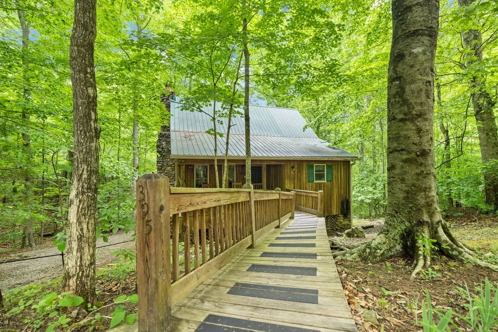 395 Stoneybrook Road Burnside KY 42519