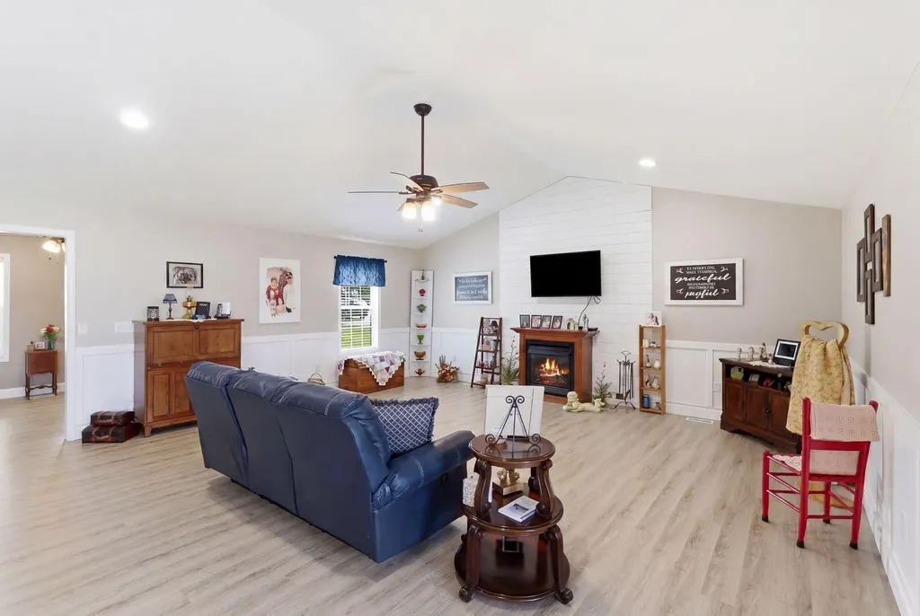 164 Club View Drive Mt Vernon KY 40456