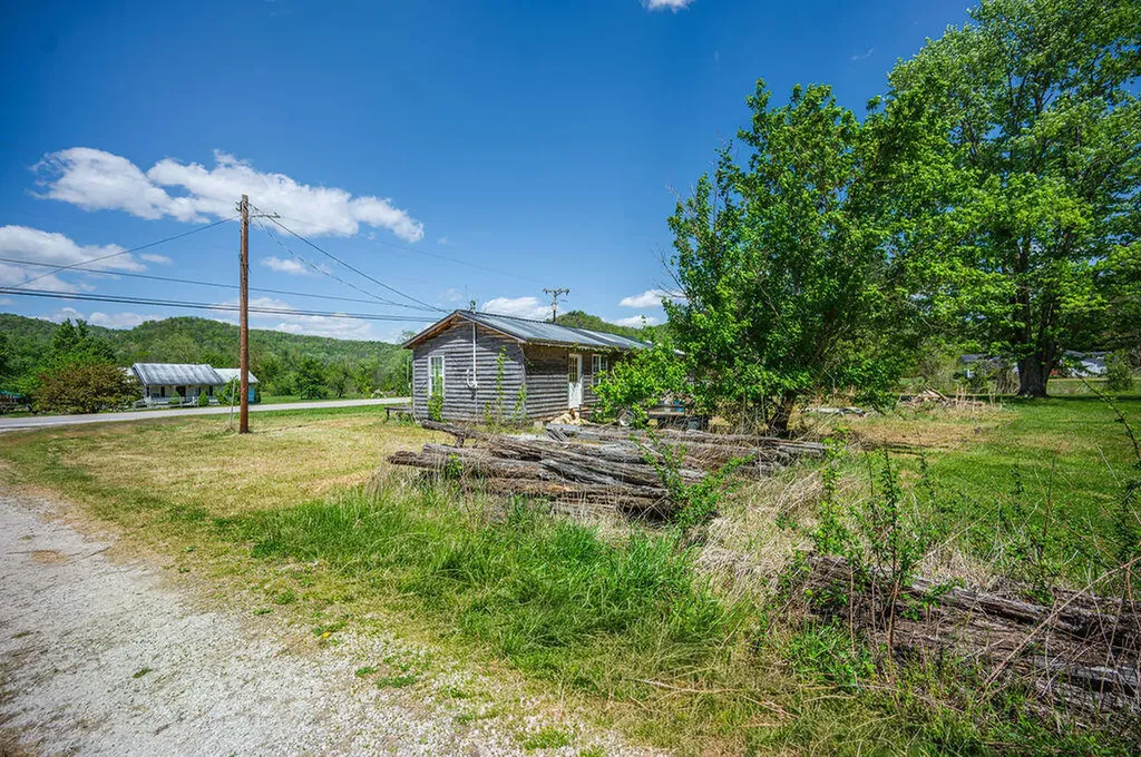 0 Kentucky 15 Stanton KY 40380