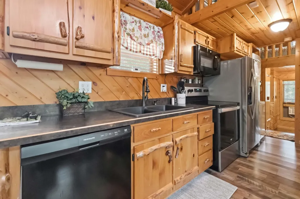 318 Pine Tree Circle Nancy KY 42544