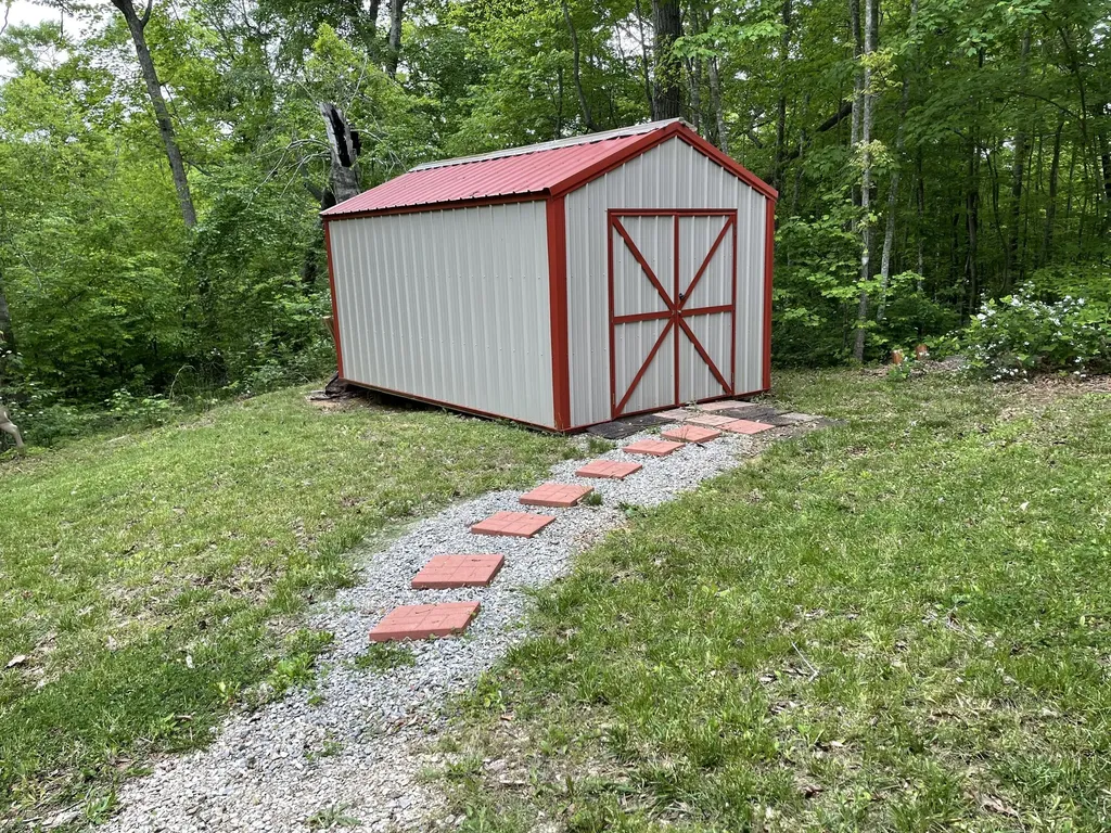 318 Pine Tree Circle Nancy KY 42544