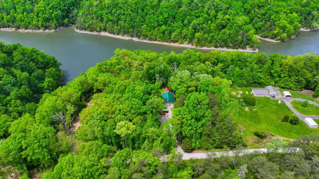 318 Pine Tree Circle Nancy KY 42544