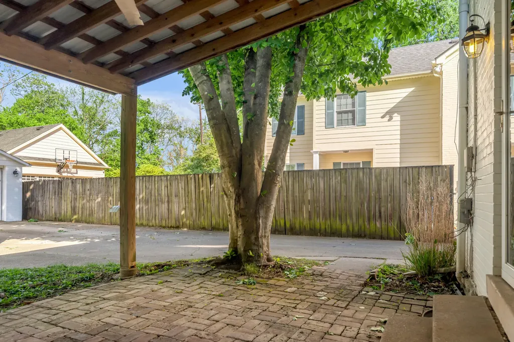 1903 Carolyn Drive Lexington KY 40502