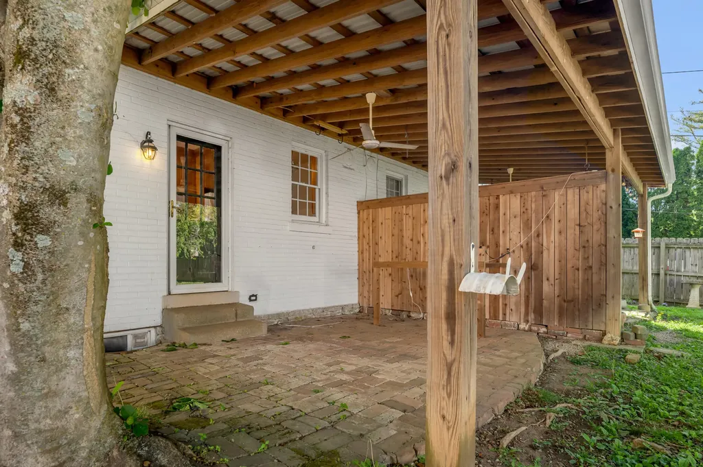 1903 Carolyn Drive Lexington KY 40502