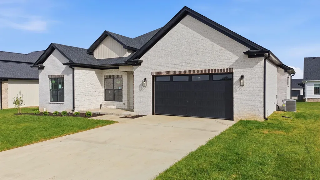 129 Farmers Bluff Nicholasville KY 40356