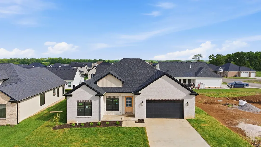 129 Farmers Bluff Nicholasville KY 40356