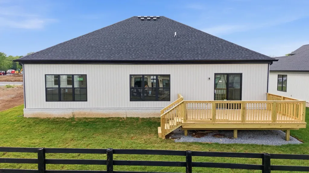 129 Farmers Bluff Nicholasville KY 40356
