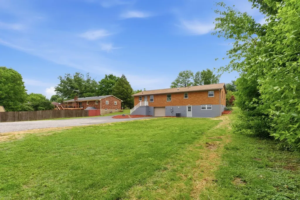 168 Peachtree Drive Versailles KY 40383