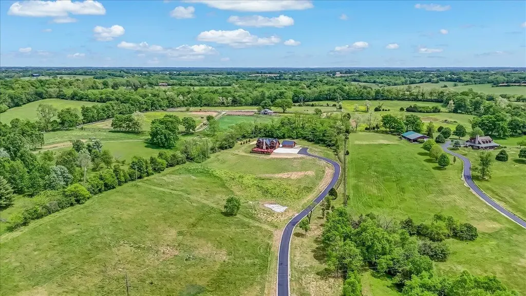 270 Sellers Mill Road Versailles KY 40383