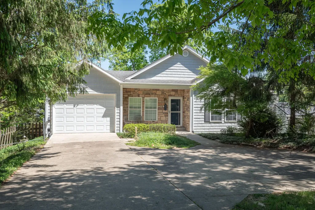 831 Hardin Heights Road Harrodsburg KY 40330