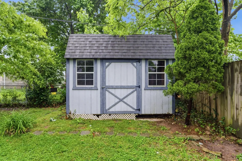 813 Foxcroft Court Lexington KY 40505
