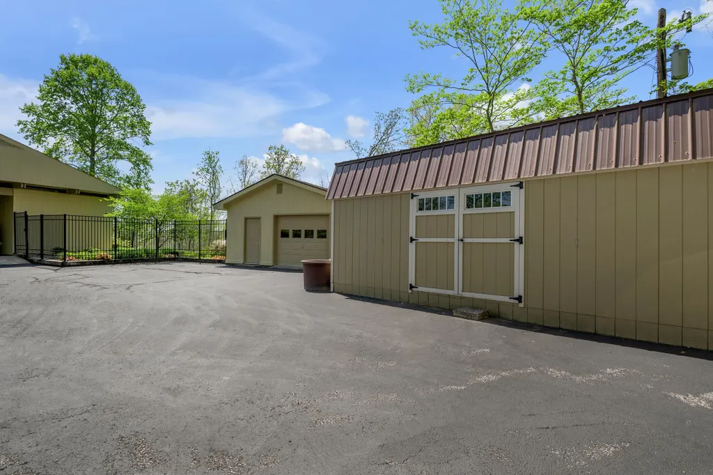 150 Pine Hill Drive Morehead KY 40351