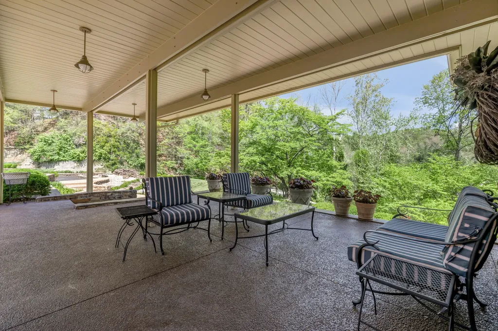 150 Pine Hill Drive Morehead KY 40351