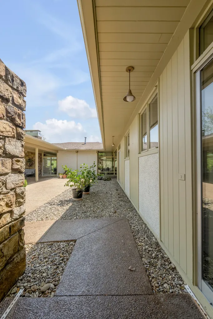 150 Pine Hill Drive Morehead KY 40351