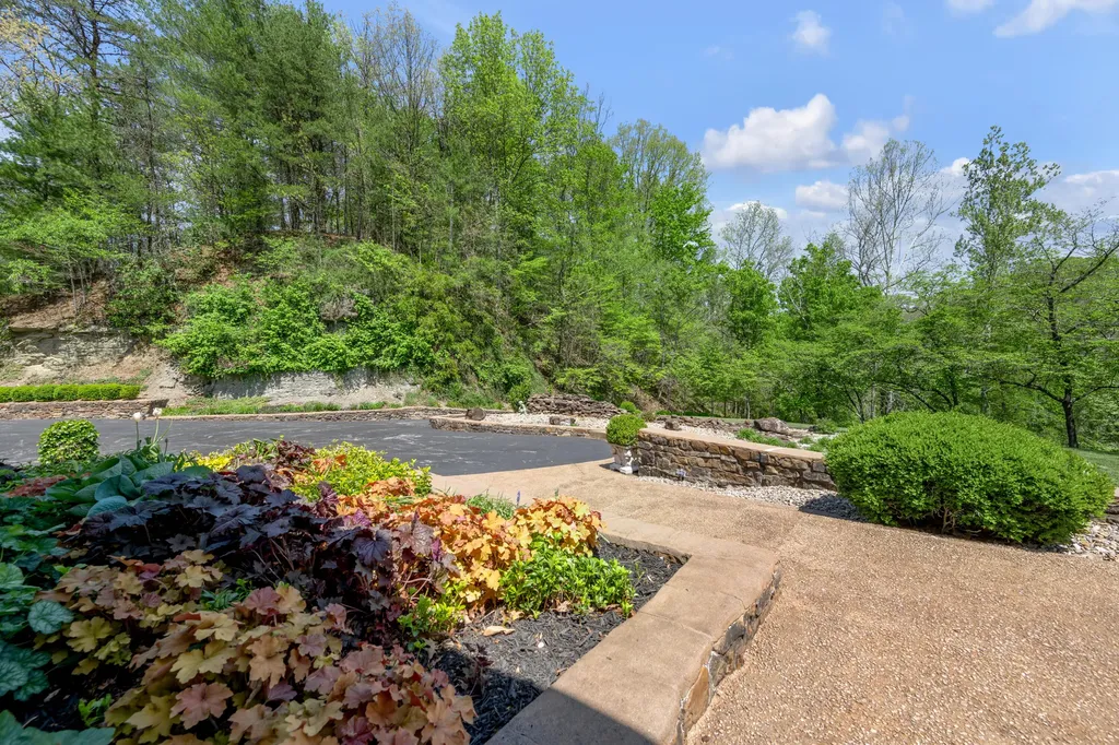 150 Pine Hill Drive Morehead KY 40351