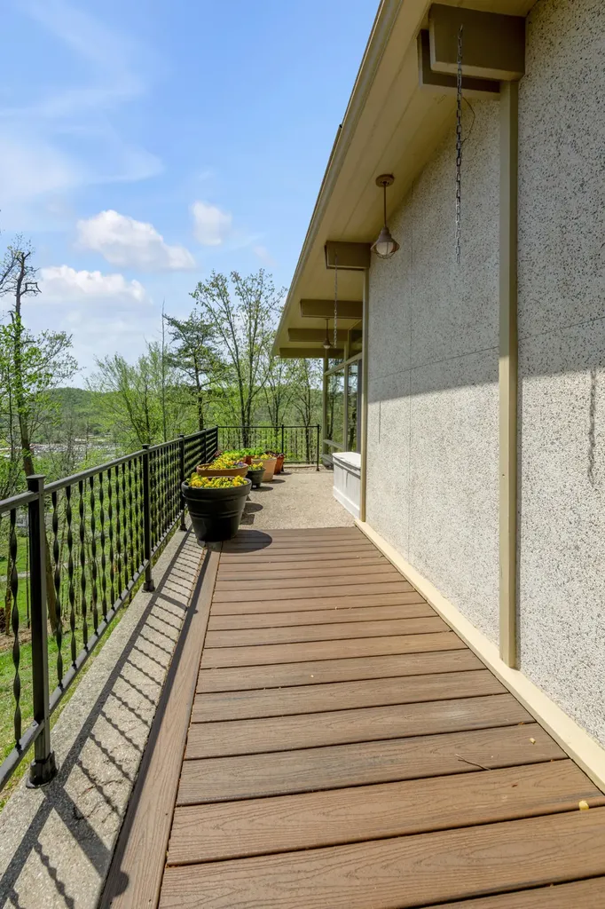 150 Pine Hill Drive Morehead KY 40351