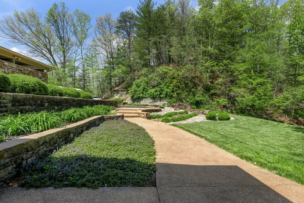 150 Pine Hill Drive Morehead KY 40351