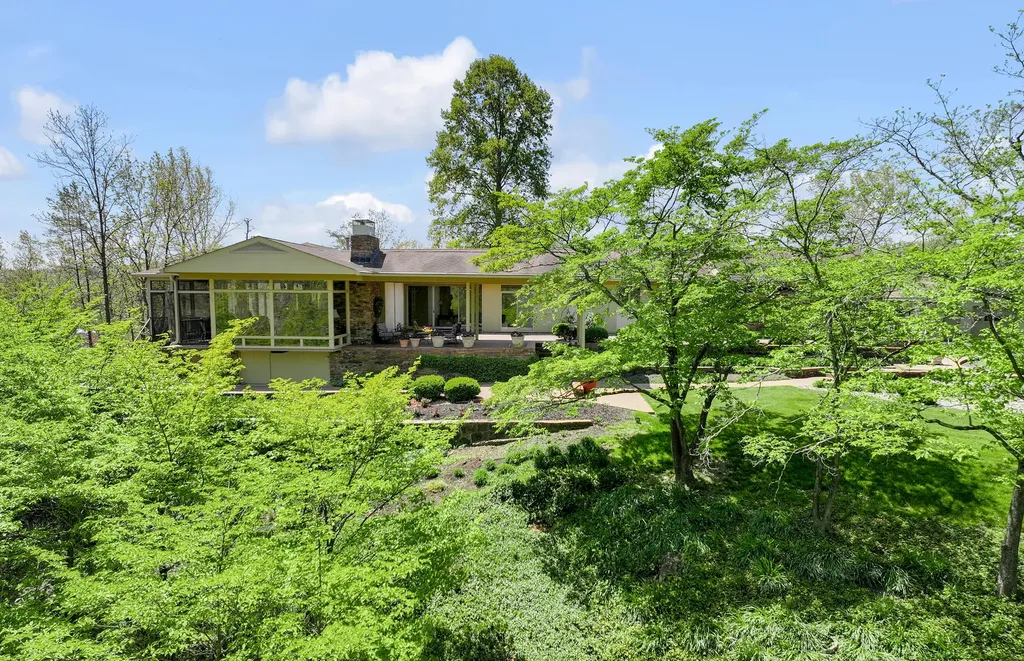 150 Pine Hill Drive Morehead KY 40351