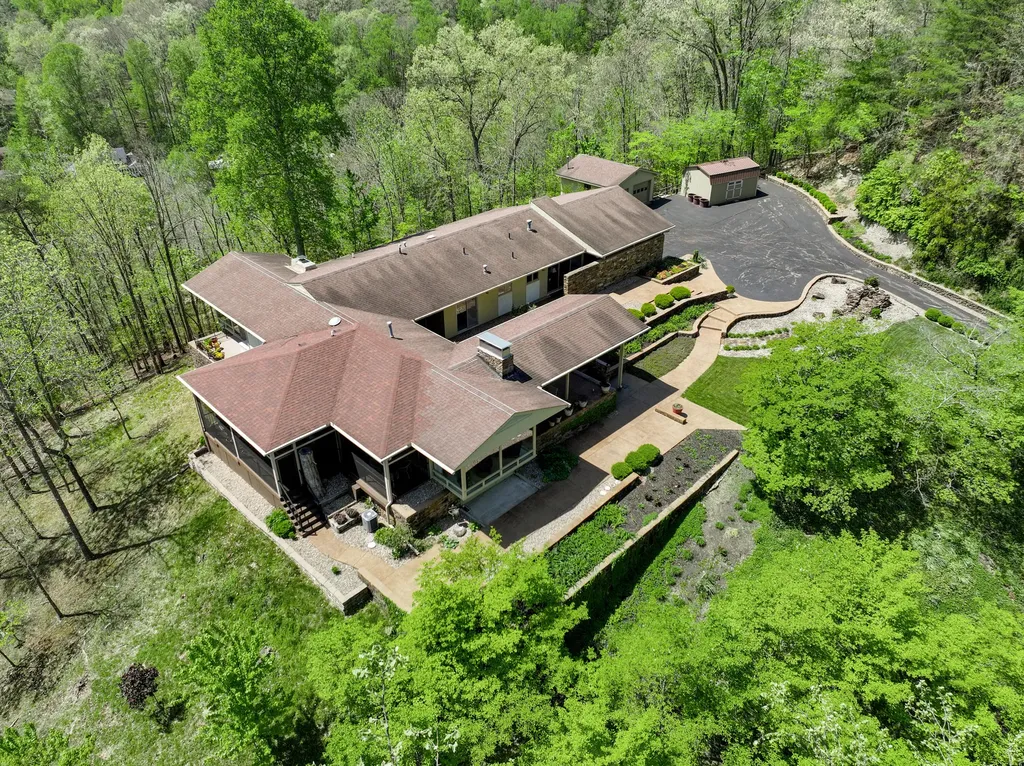 150 Pine Hill Drive Morehead KY 40351