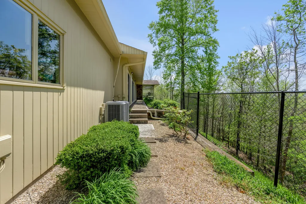 150 Pine Hill Drive Morehead KY 40351