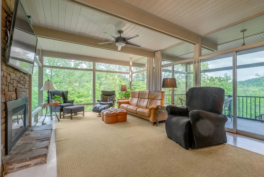 150 Pine Hill Drive Morehead KY 40351