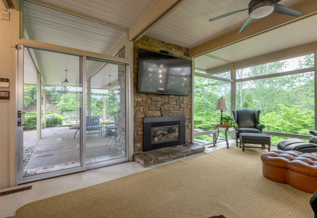 150 Pine Hill Drive Morehead KY 40351