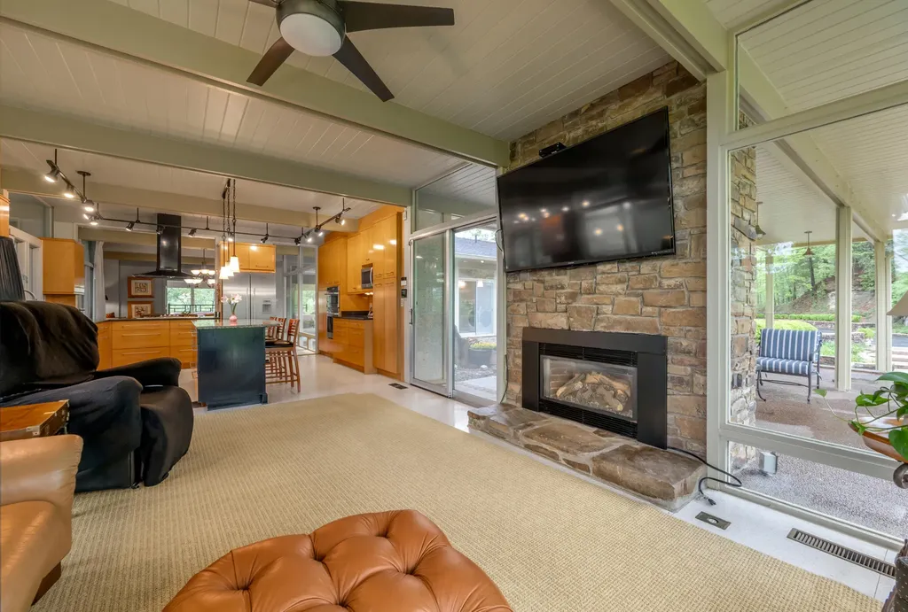 150 Pine Hill Drive Morehead KY 40351