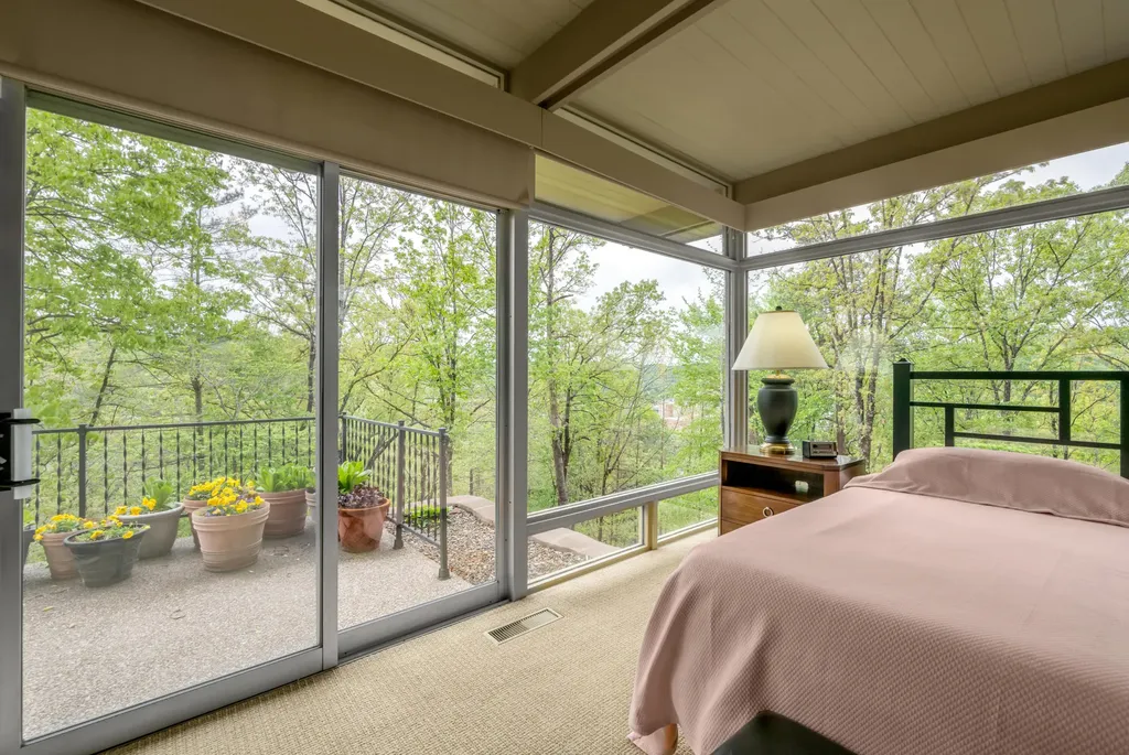 150 Pine Hill Drive Morehead KY 40351