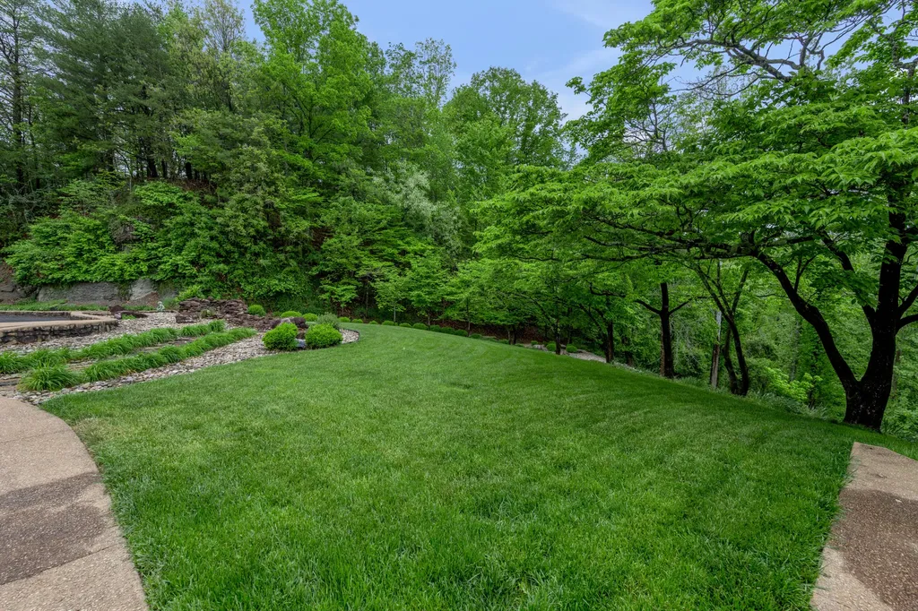 150 Pine Hill Drive Morehead KY 40351