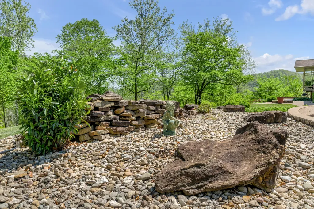 150 Pine Hill Drive Morehead KY 40351