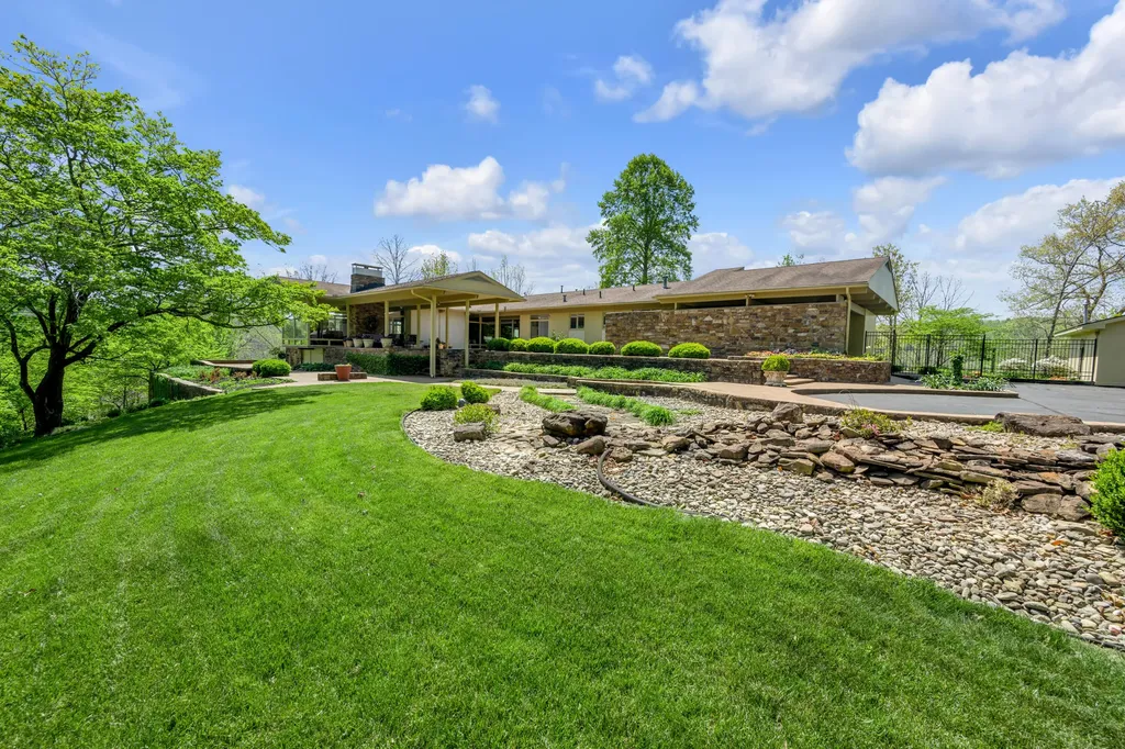 150 Pine Hill Drive Morehead KY 40351