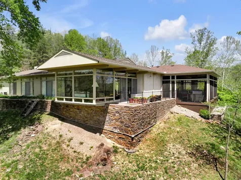 150 Pine Hill Drive Morehead KY 40351