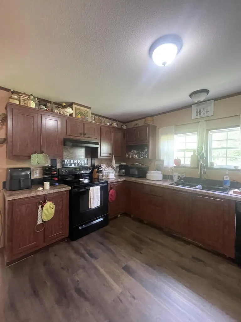 161 Hyde Park Lane Corbin KY 40701