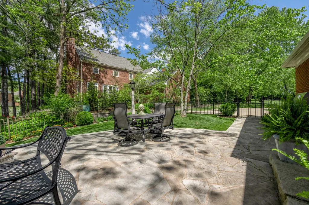 3505 Castlegate Court Lexington KY 40502