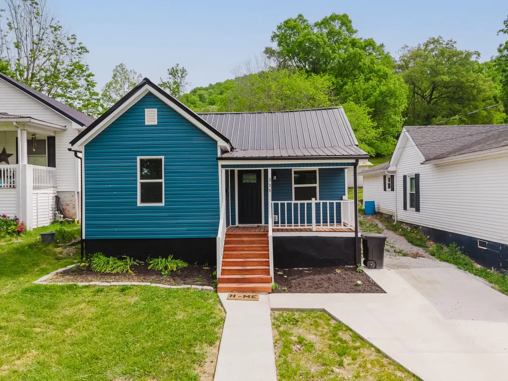 335 Broadway Street Irvine KY 40336