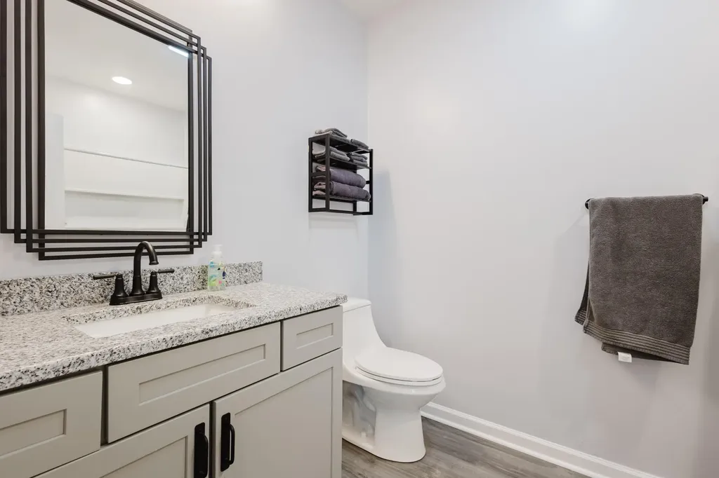335 Broadway Street Irvine KY 40336