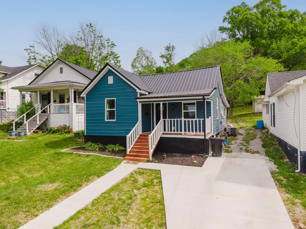 335 Broadway Street Irvine KY 40336