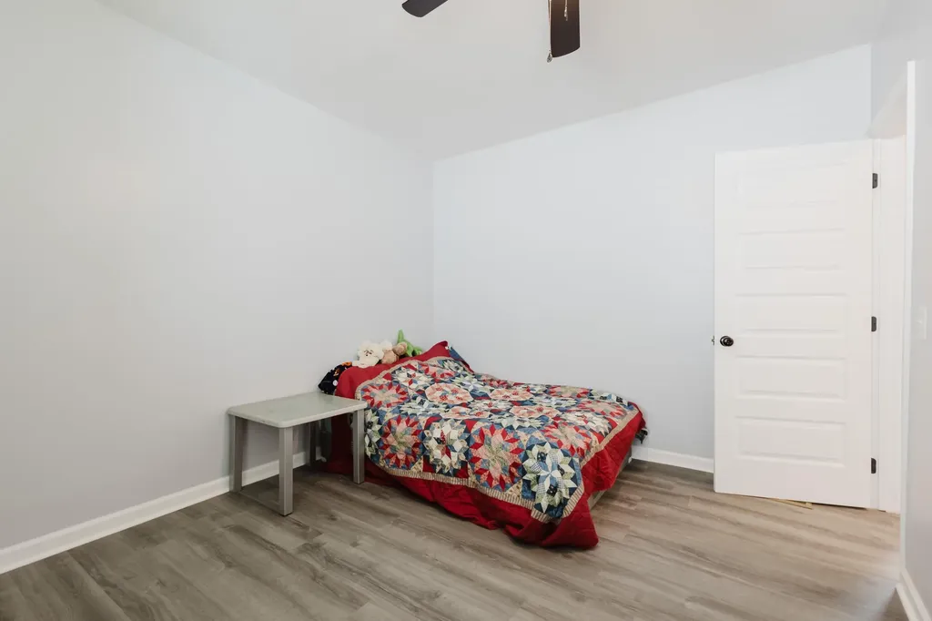 335 Broadway Street Irvine KY 40336