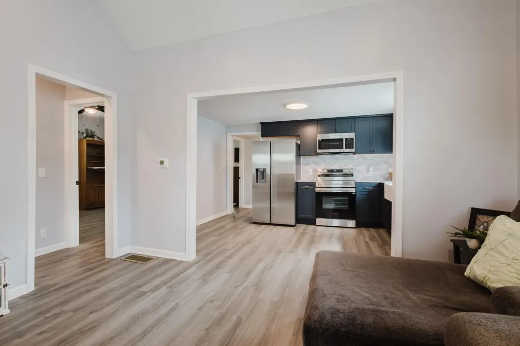 335 Broadway Street Irvine KY 40336