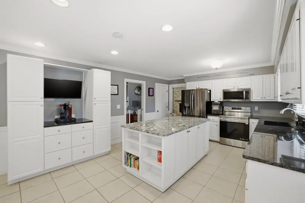 4704 Bud Lane Lexington KY 40514