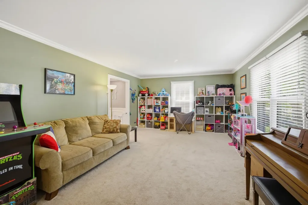 4704 Bud Lane Lexington KY 40514